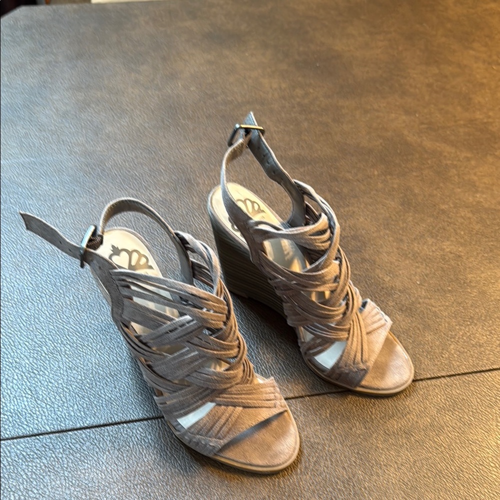 Fergalicious by Fergie Howdy Strappy Gray Wedge Sandals, Size 6 EUC